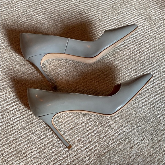 Manolo Blahnik Gray Patent Leather Pointed Pumps Closed Toe Heels Size 7.5 - Picture 6 of 16